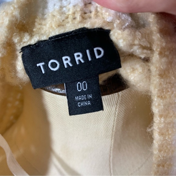 Torrid Cable Knit Cardigan Sweater Beige Sz 00 M/L Long Sleeve V Neck Academia - Picture 9 of 13